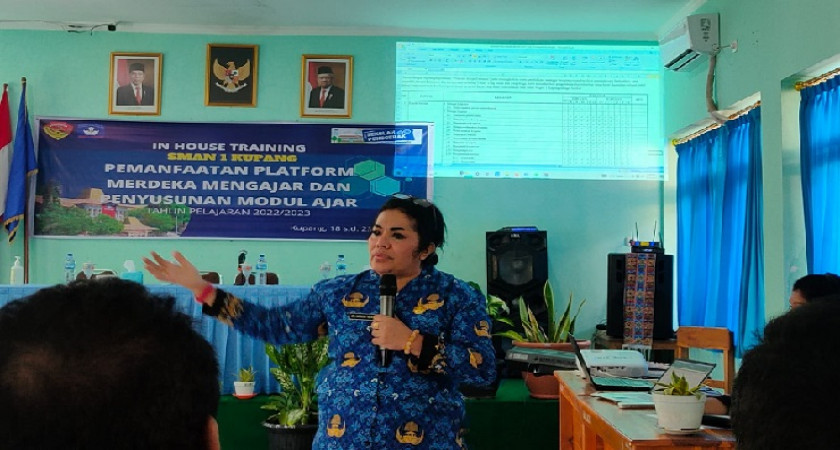 SMAN 1 Kupang Gelar Refleksi Kritis Manejemen Berbasis Data dan Tertib Administrasi