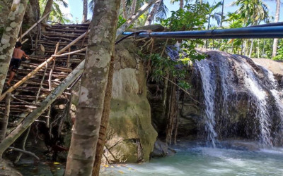 WISATA EKSOTIK AIR TERJUN OEFAMBA DI PULAU ROTE